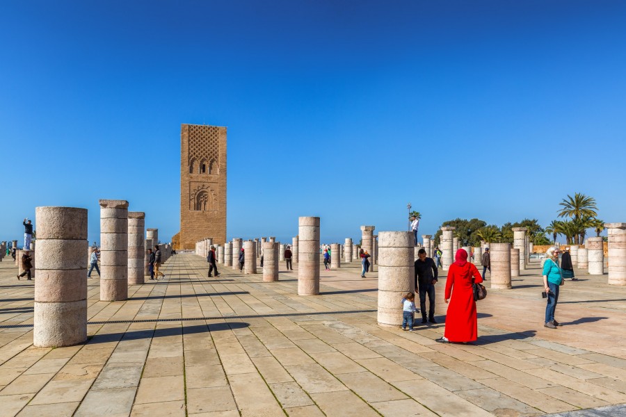 Quelle est la signification de la tour Hassan pour Rabat et le Maroc ?